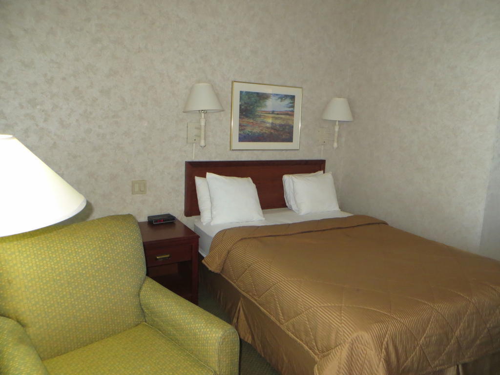 Rodeway Inn Skokie Oda fotoğraf