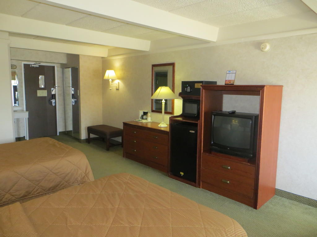 Rodeway Inn Skokie Oda fotoğraf